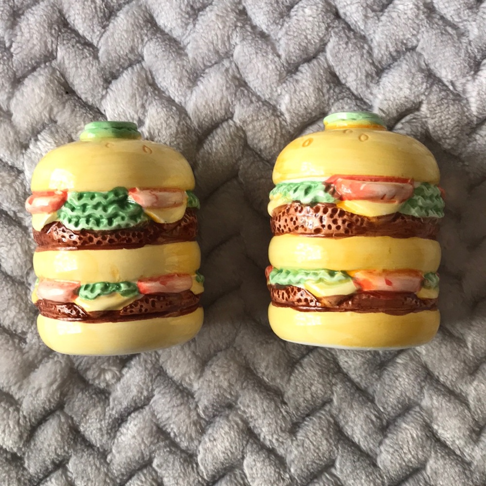 OGGI Classic American Cheeseburger Salt & Pepper Shakers